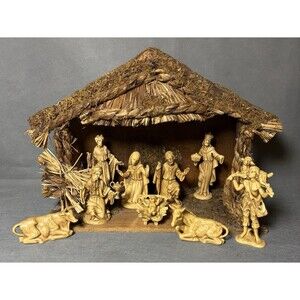 Vintage Nativity Set Wood Manger Stable Wood/Bark-Natural Material w/Figurines